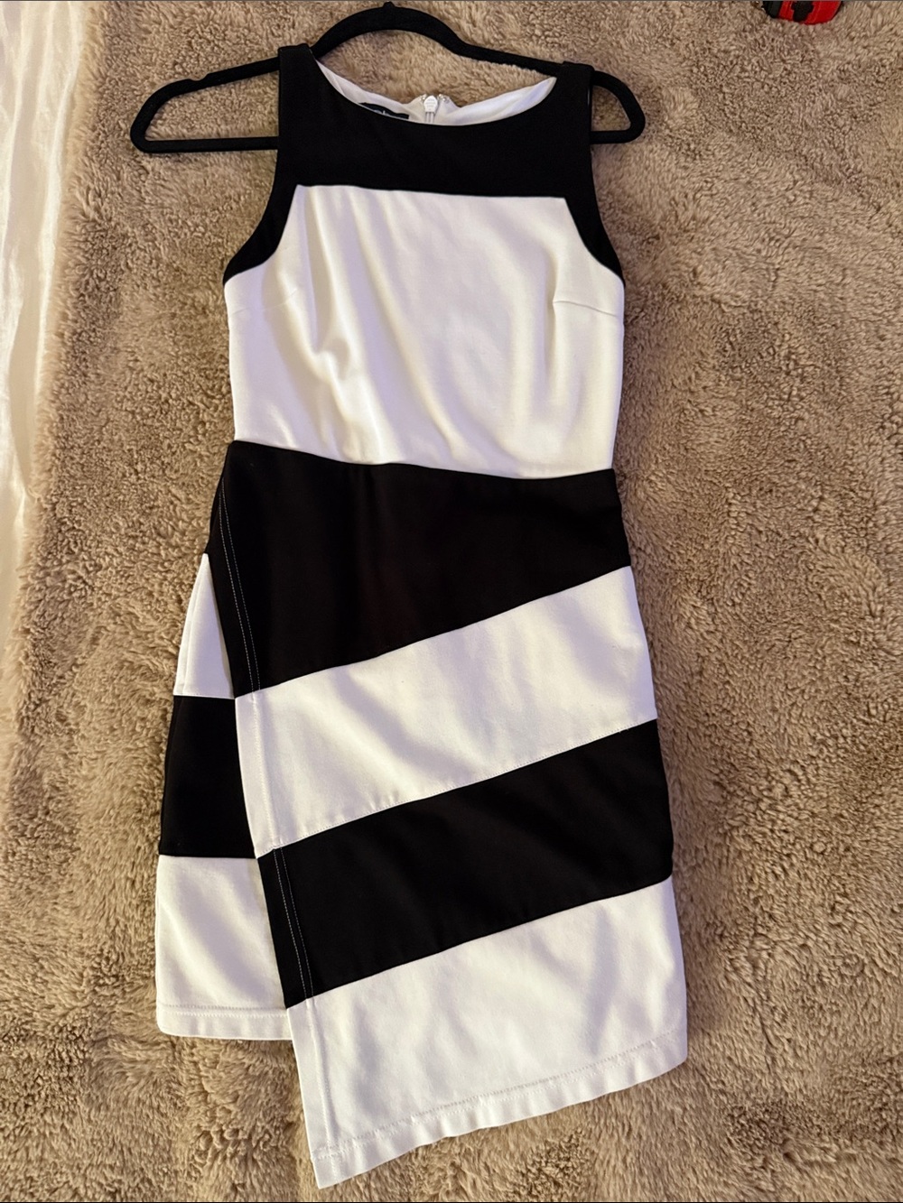 bebe Black and White Dress with Exposed Zipper